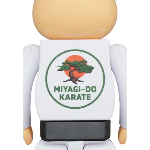 Bearbrick-400-Cobra-Kai-Miyagi-Do-Karate-achterkant