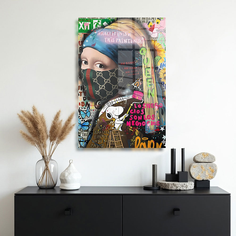 glasschilderij meisje met merk muur