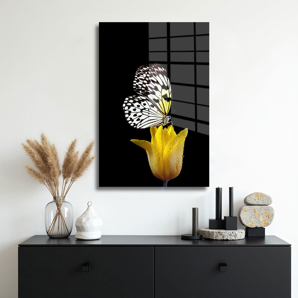 glasschilderij vlinder bloem muur