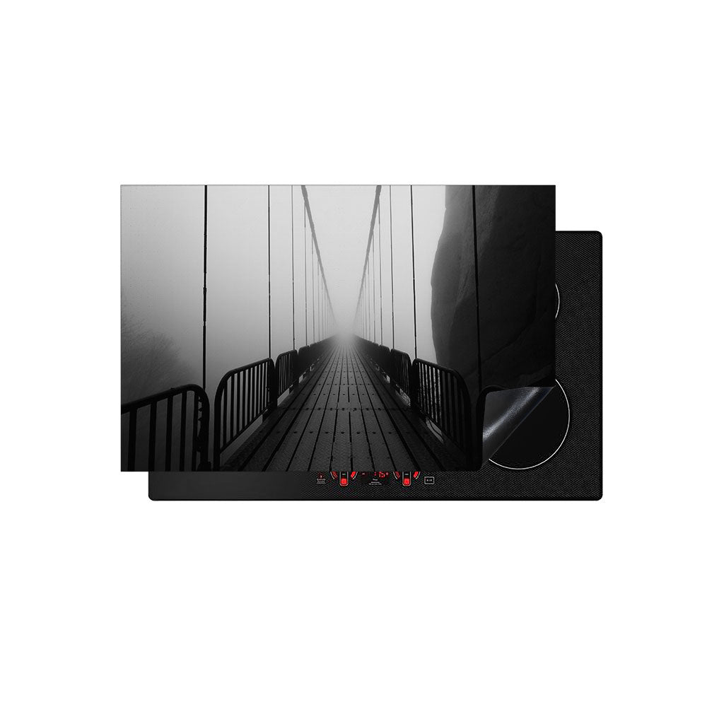 inductiebeschermer hangbrug in de mist