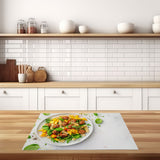 inductiebeschermer pasta lichte achtergrond keuken